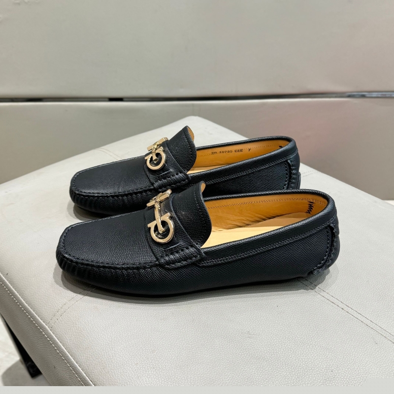 F**di leather shoes
